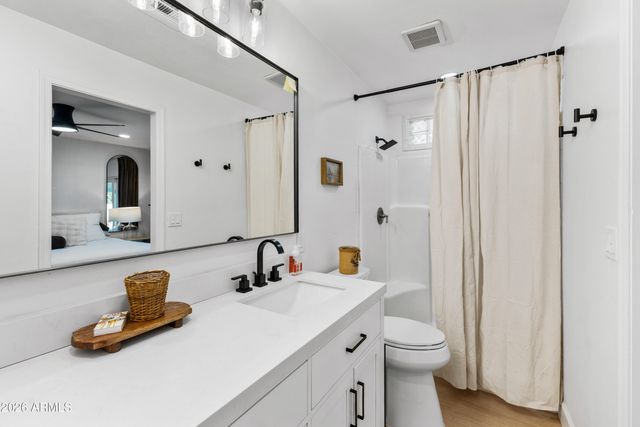 8537 E JACKRABBIT Road, Scottsdale, AZ 85250
