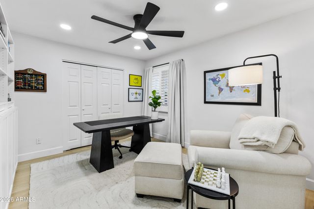 8537 E JACKRABBIT Road, Scottsdale, AZ 85250