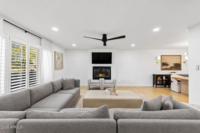 8537 E JACKRABBIT Road, Scottsdale, AZ 85250