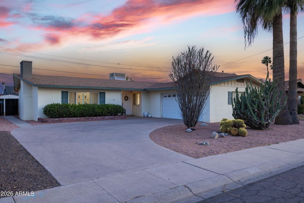 8537 E JACKRABBIT Road, Scottsdale, AZ 85250