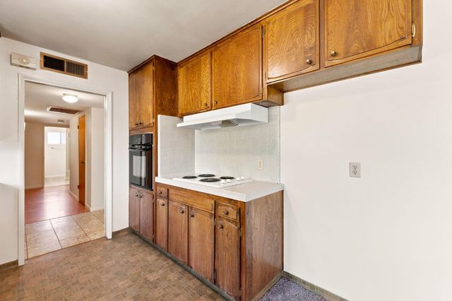 6354 N 11th Street, Fresno, CA 93710