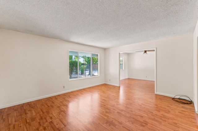 6354 N 11th Street, Fresno, CA 93710