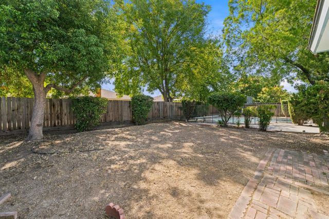 6354 N 11th Street, Fresno, CA 93710