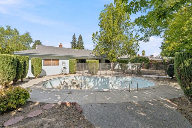 6354 N 11th Street, Fresno, CA 93710