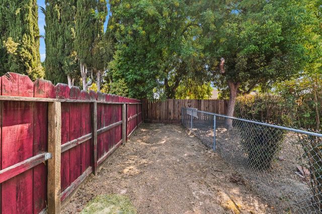 6354 N 11th Street, Fresno, CA 93710