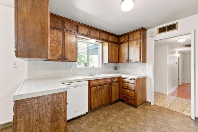 6354 N 11th Street, Fresno, CA 93710