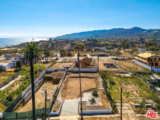 625 Swarthmore Avenue, Pacific Palisades, CA 90272