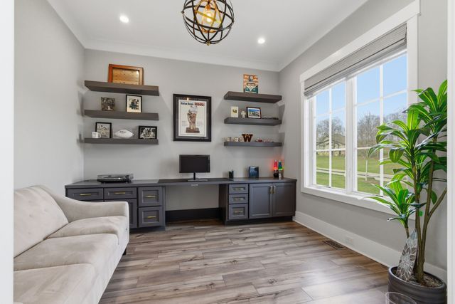 250 Bower Ct, Lenoir City, TN 37772