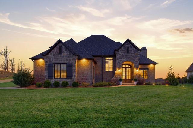 250 Bower Ct, Lenoir City, TN 37772