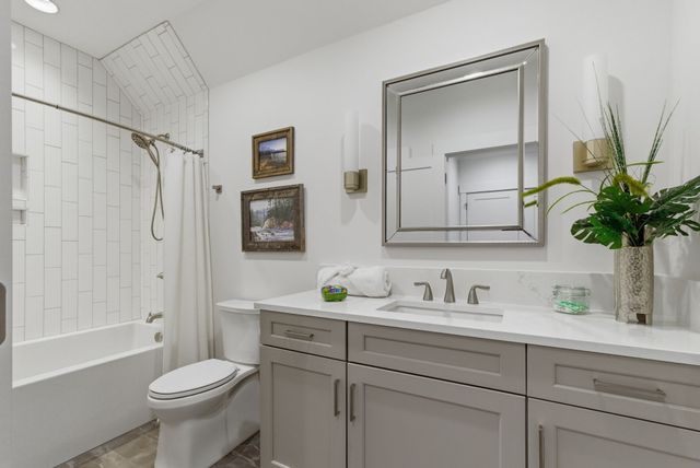 250 Bower Ct, Lenoir City, TN 37772