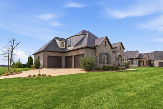 250 Bower Ct, Lenoir City, TN 37772