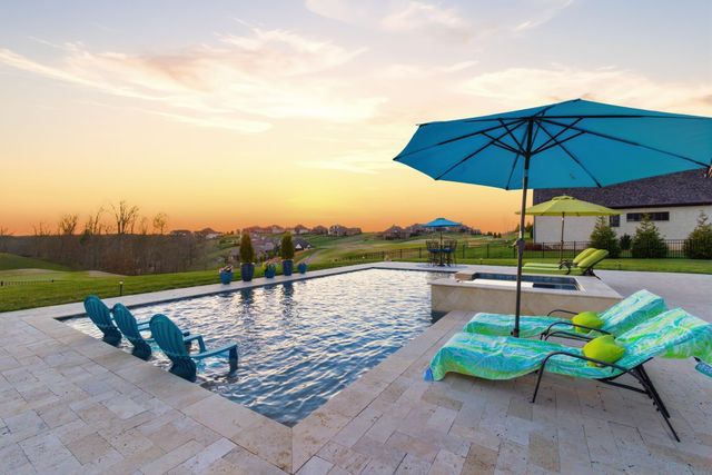 250 Bower Ct, Lenoir City, TN 37772