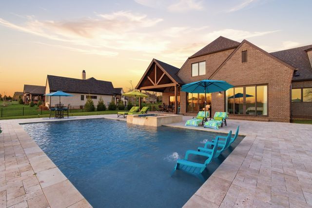250 Bower Ct, Lenoir City, TN 37772