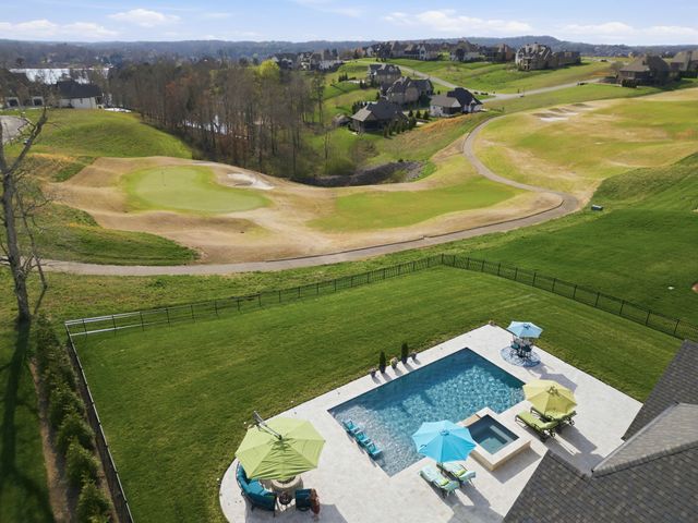 250 Bower Ct, Lenoir City, TN 37772