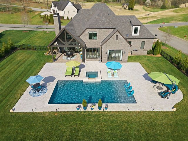 250 Bower Ct, Lenoir City, TN 37772