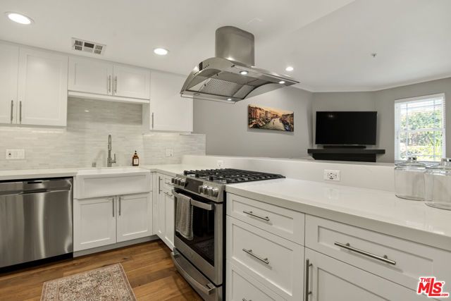 1426 N Laurel Avenue 110, West Hollywood, CA 90046