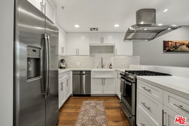 1426 N Laurel Avenue 110, West Hollywood, CA 90046