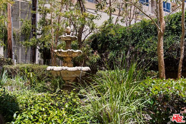 1426 N Laurel Avenue 110, West Hollywood, CA 90046