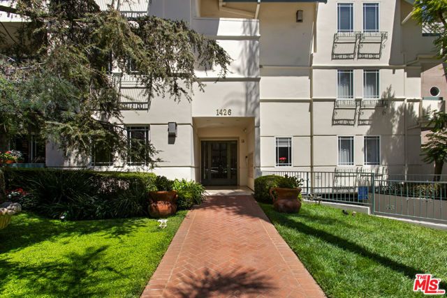 1426 N Laurel Avenue 110, West Hollywood, CA 90046