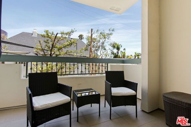 1426 N Laurel Avenue 110, West Hollywood, CA 90046