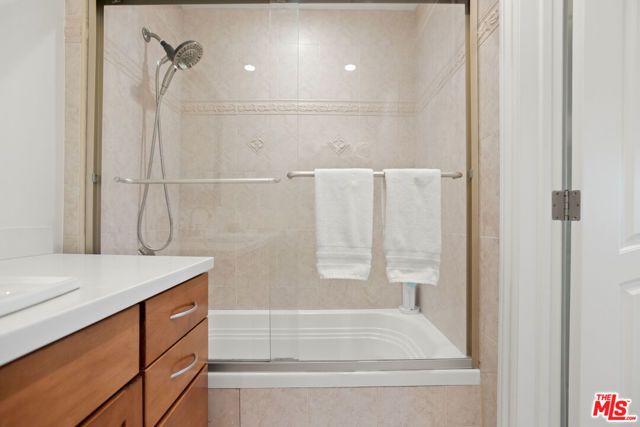 1426 N Laurel Avenue 110, West Hollywood, CA 90046