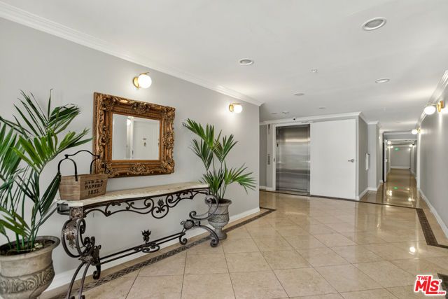 1426 N Laurel Avenue 110, West Hollywood, CA 90046