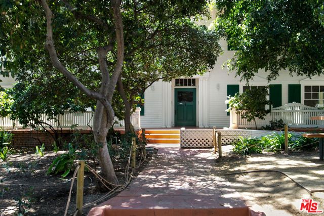 1426 N Laurel Avenue 110, West Hollywood, CA 90046