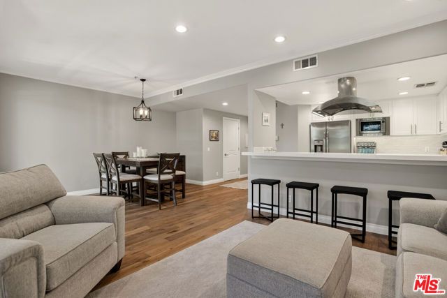 1426 N Laurel Avenue 110, West Hollywood, CA 90046