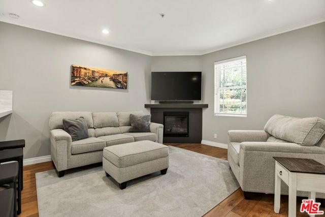 1426 N Laurel Avenue 110, West Hollywood, CA 90046