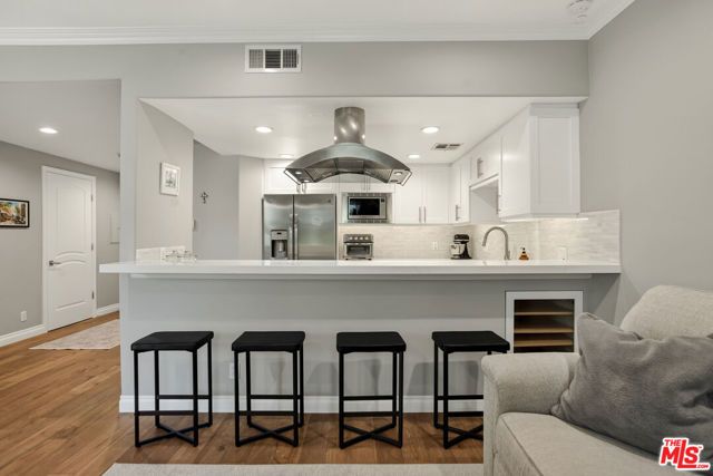 1426 N Laurel Avenue 110, West Hollywood, CA 90046