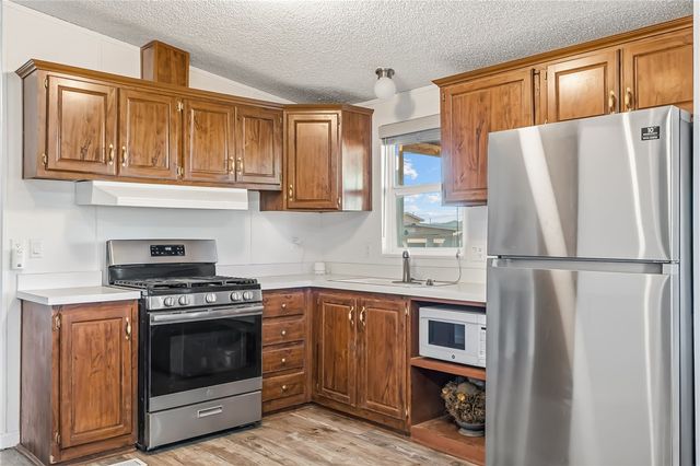 459 S Hano Road, Golden Valley, AZ 86413