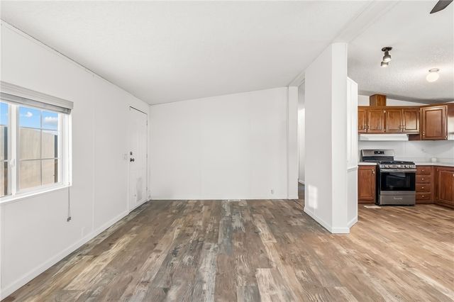 459 S Hano Road, Golden Valley, AZ 86413