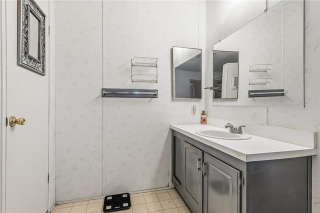 459 S Hano Road, Golden Valley, AZ 86413