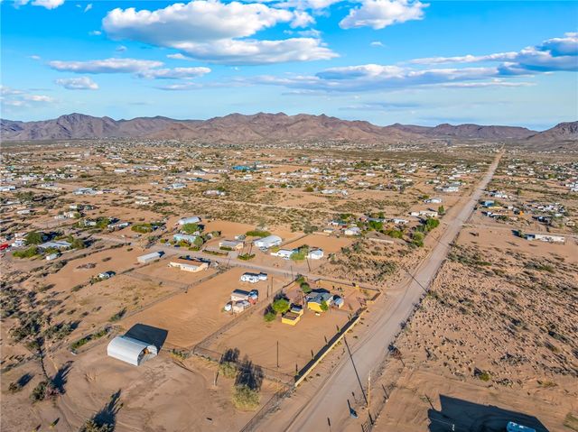 459 S Hano Road, Golden Valley, AZ 86413
