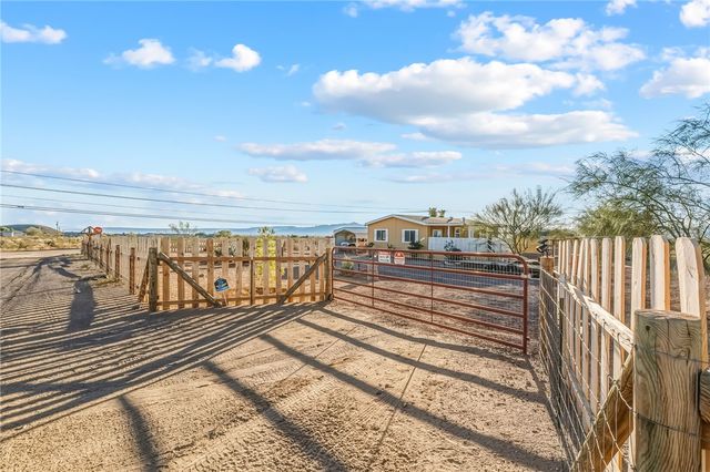 459 S Hano Road, Golden Valley, AZ 86413