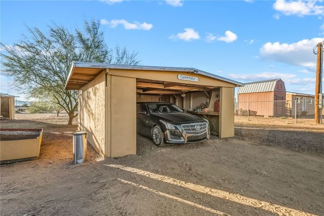 459 S Hano Road, Golden Valley, AZ 86413