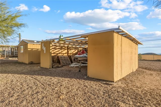 459 S Hano Road, Golden Valley, AZ 86413