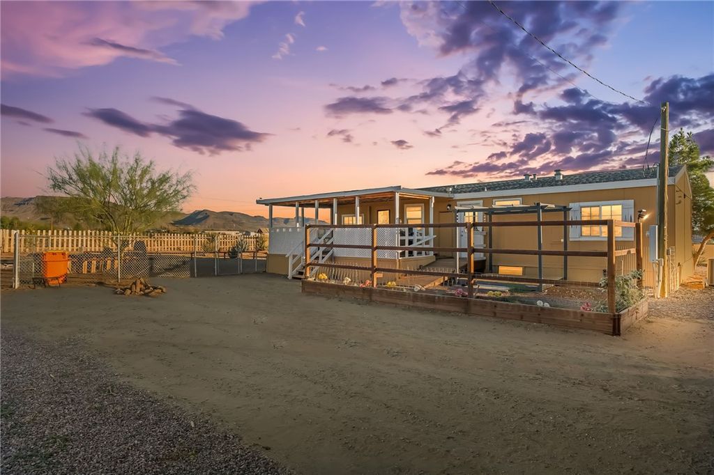 459 S Hano Road, Golden Valley, AZ 86413