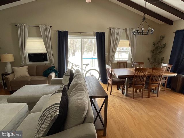 302 VIHO CT, Pocono Lake, PA 18347