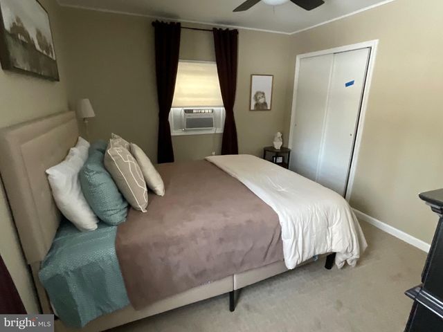 302 VIHO CT, Pocono Lake, PA 18347