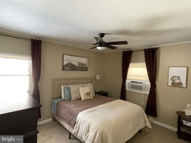 302 VIHO CT, Pocono Lake, PA 18347