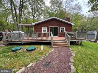 302 VIHO CT, Pocono Lake, PA 18347