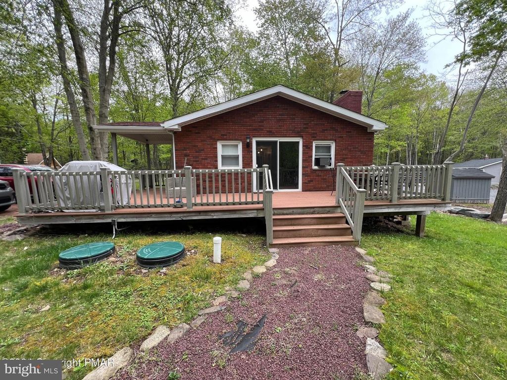 302 VIHO CT, Pocono Lake, PA 18347