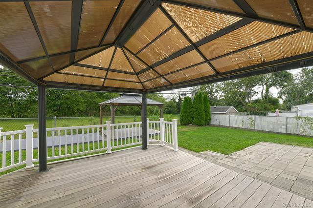 69 Slate Lane, Levittown, NY 11756