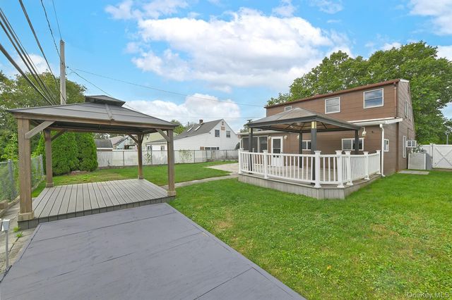 69 Slate Lane, Levittown, NY 11756
