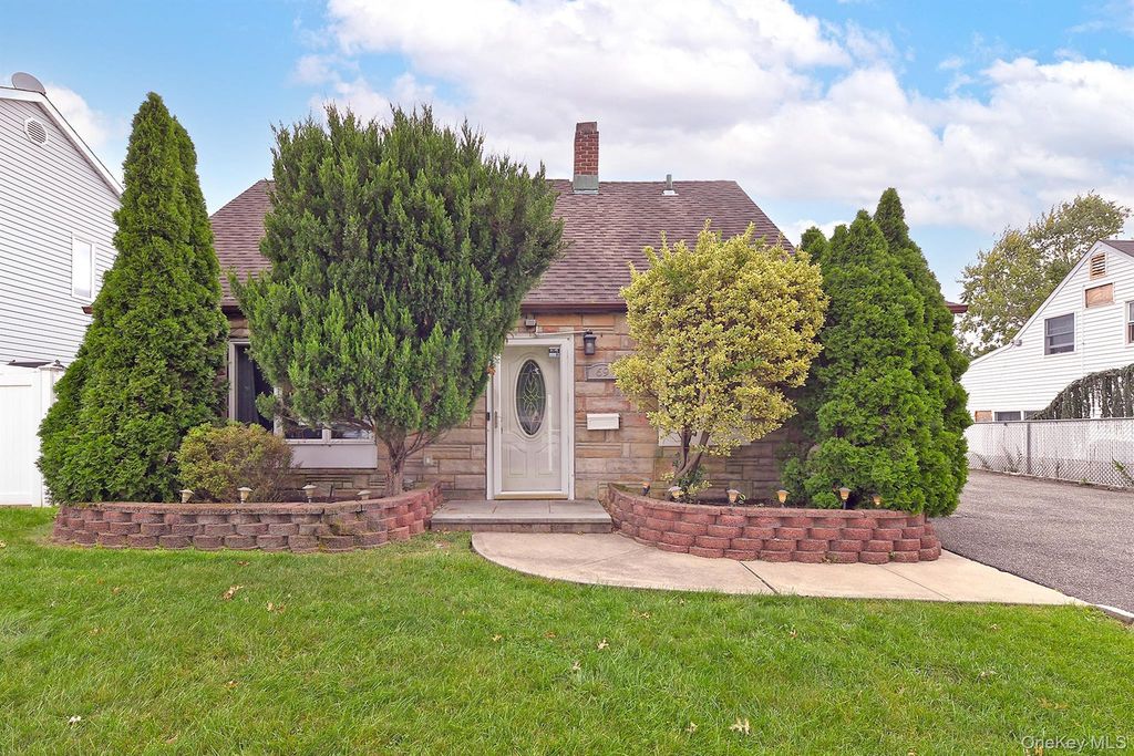 69 Slate Lane, Levittown, NY 11756 — exterior