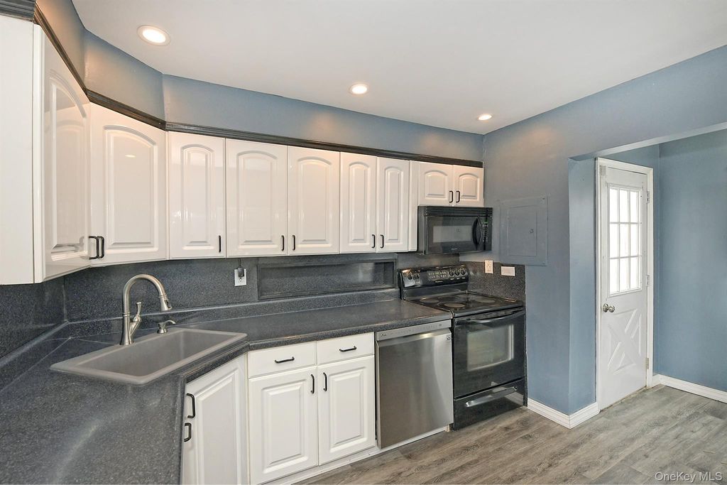 69 Slate Lane, Levittown, NY 11756 — photo 5