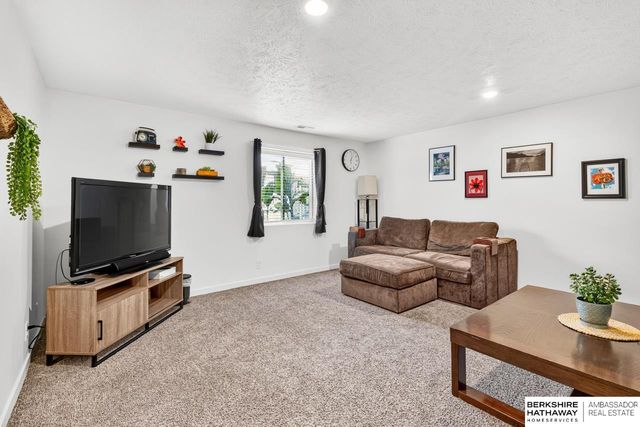 16520 Weber Street, Bennington, NE 68007