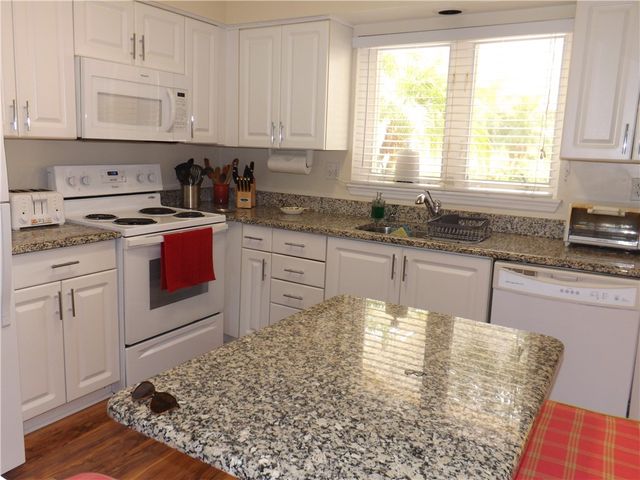 5060 Harmony Circle 105, Vero Beach, FL 32967