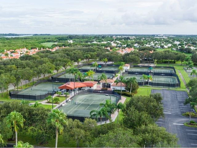 5060 Harmony Circle 105, Vero Beach, FL 32967